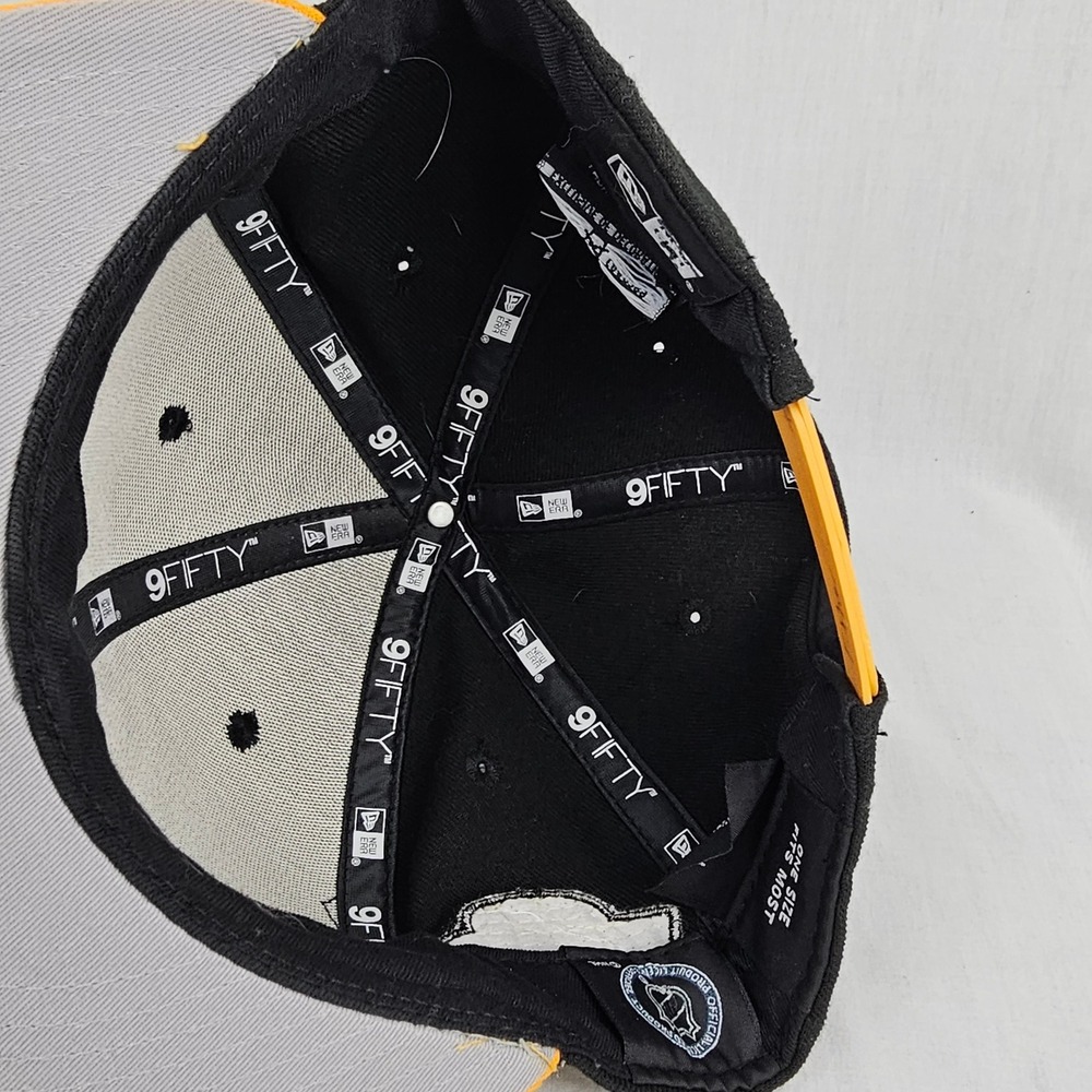 New Era 9FIFTY Boston Bruins NHL Eastern Conference Snapback Hat Black Gold Flat - Picture 10 of 12